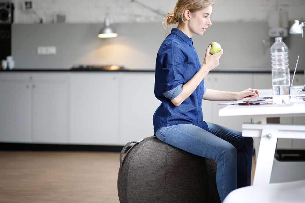 Comment éviter les problèmes de dos au bureau ?